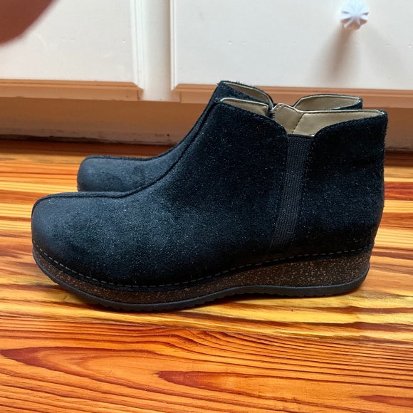 Dansko Makara black bootie, sz 38 - Picture 1 of 8